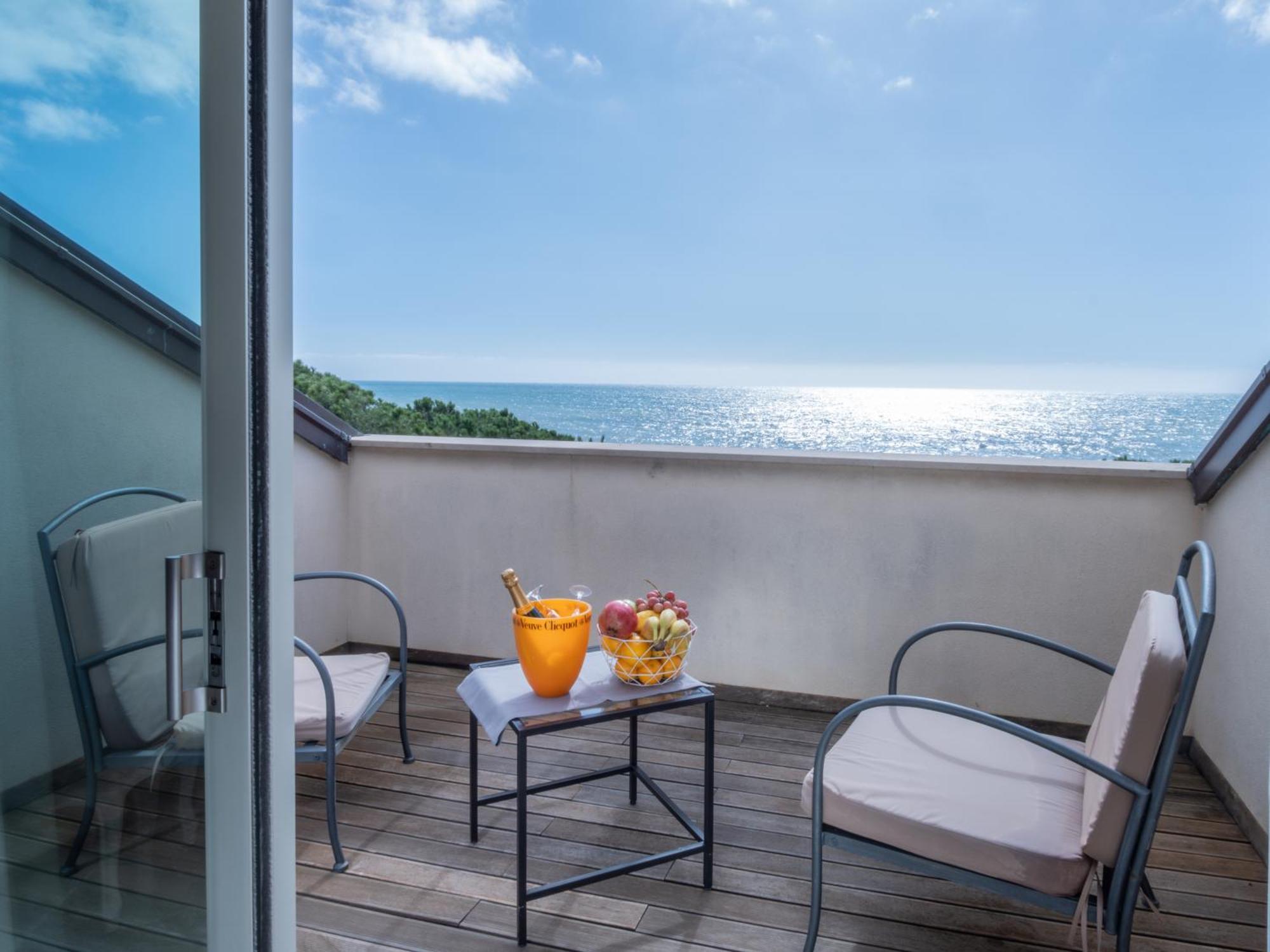 Hotel San Pietro Palace Finale Ligure Dış mekan fotoğraf