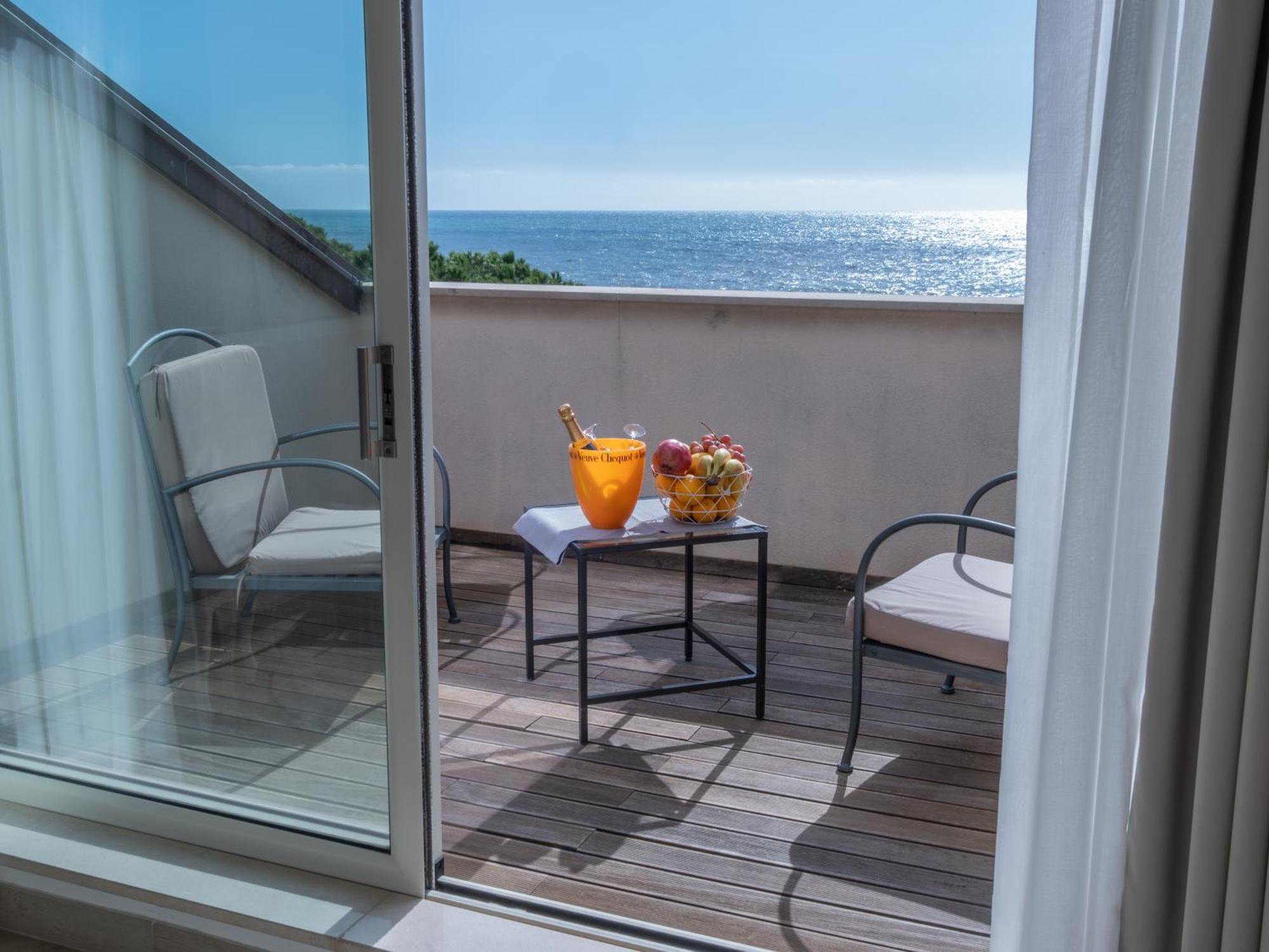 Hotel San Pietro Palace Finale Ligure Dış mekan fotoğraf